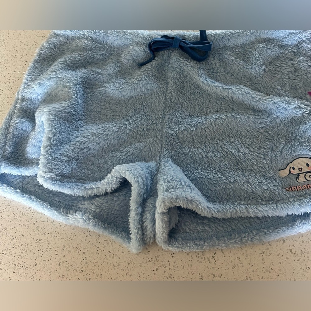 Sanrio hello Kitty and friends, plush blue Fuzzy Kids Shorts size XXL NWT
